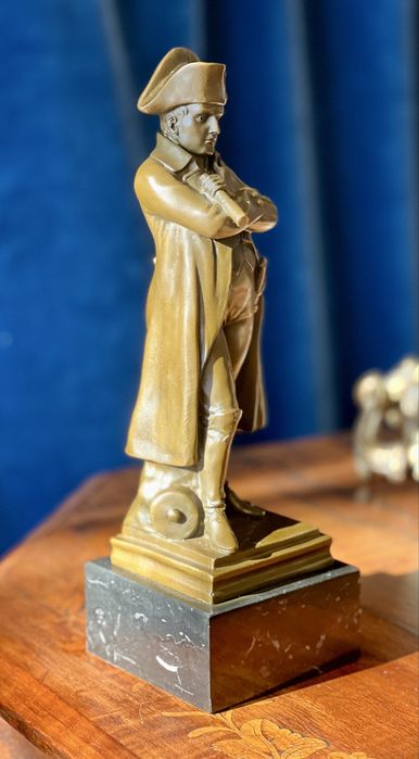 Statuetă bronz cu soclu marmură – Napoleon – semnată
