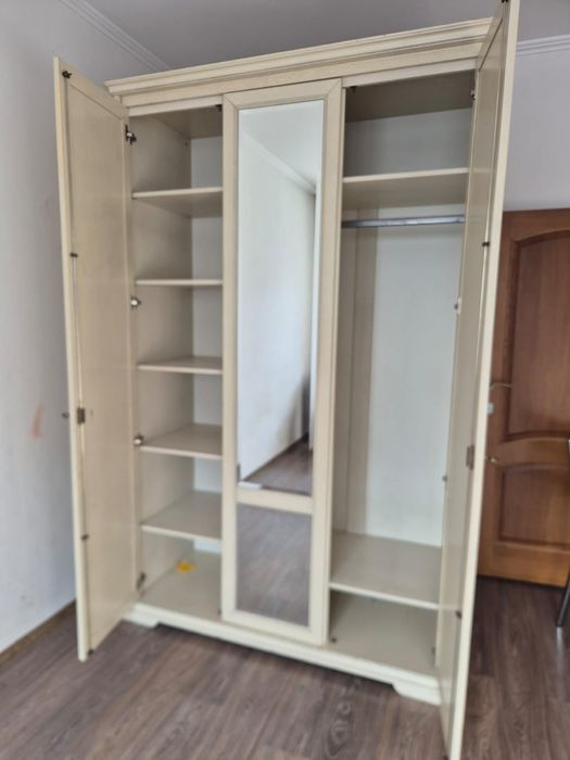 Шкаф для спальной