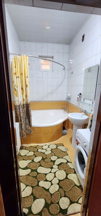 Katej sotiladi chutqara yul yoqasida