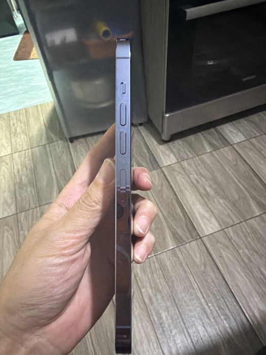 Продам Айфон 13про макс