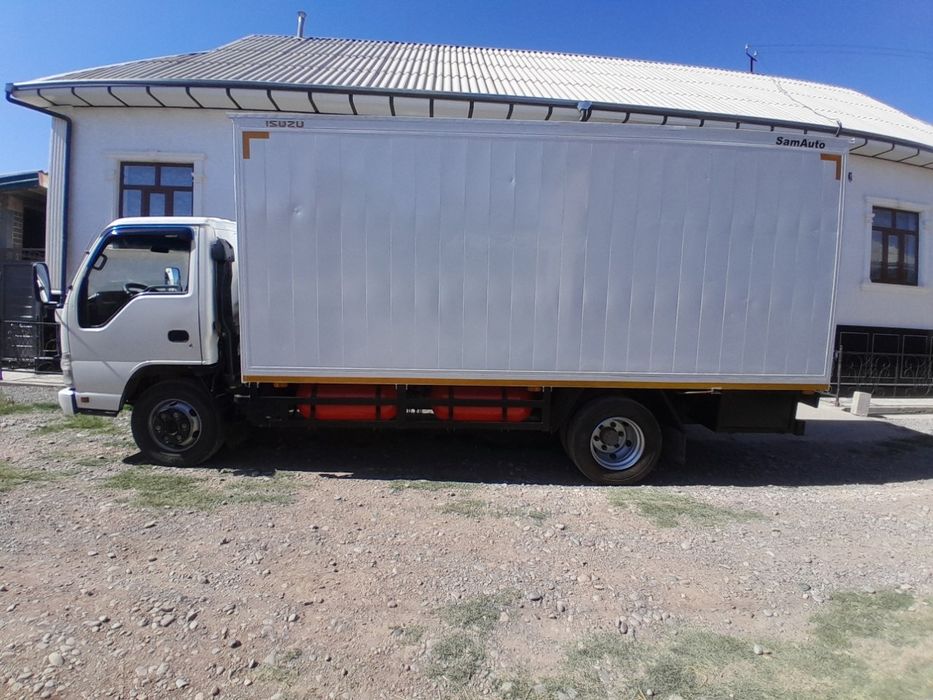 Isuzu NQR sotiladi