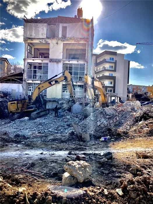 Demolări + Evacuare Moloz + Containere | Servicii Complete