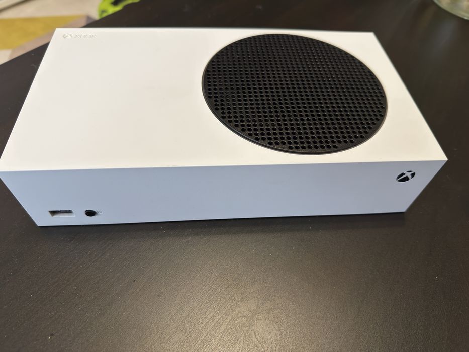 Vând Xbox seria S