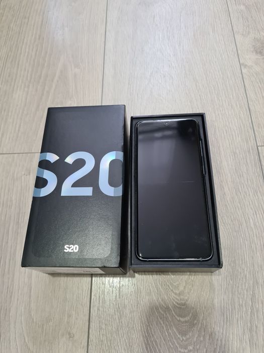 Продам SAMSUNG  S20
