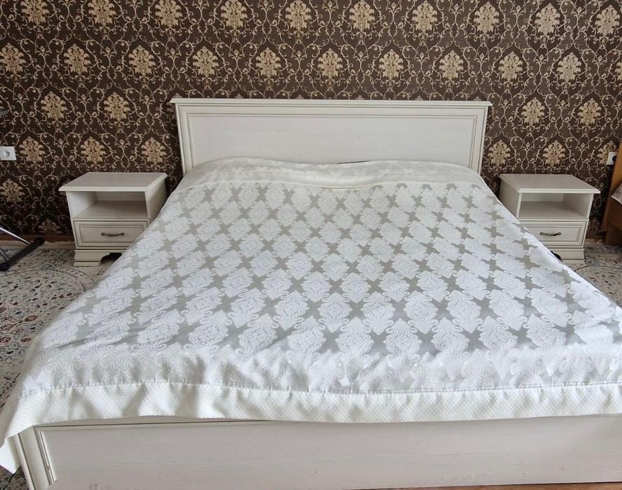 Продам спальный гарнитур