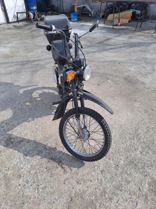 Vand 3 scutere 600 euro negociabil.
