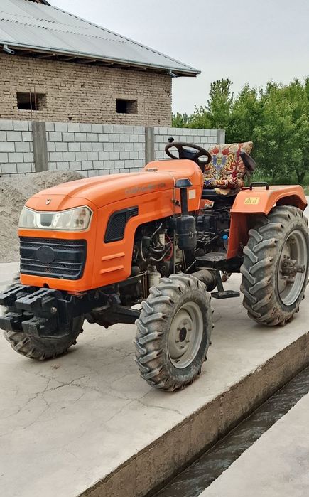 Traktor sotiladi Chimgan 304