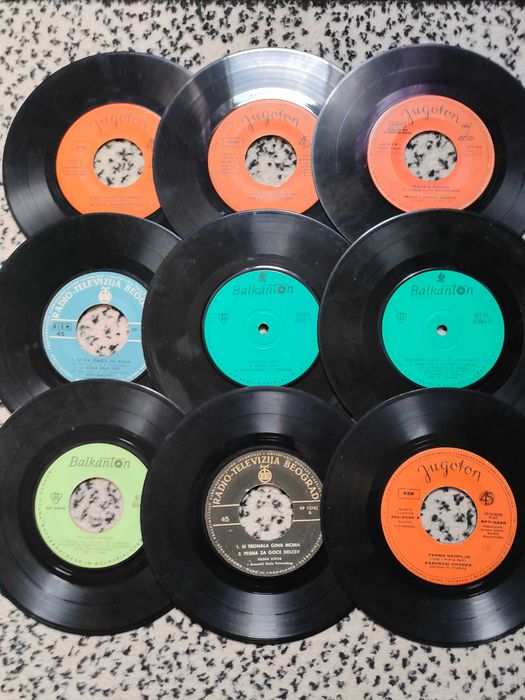 Стари грамофонни плочи