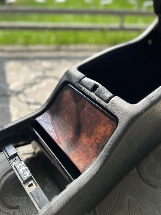 Подлокотник на мерседес W210