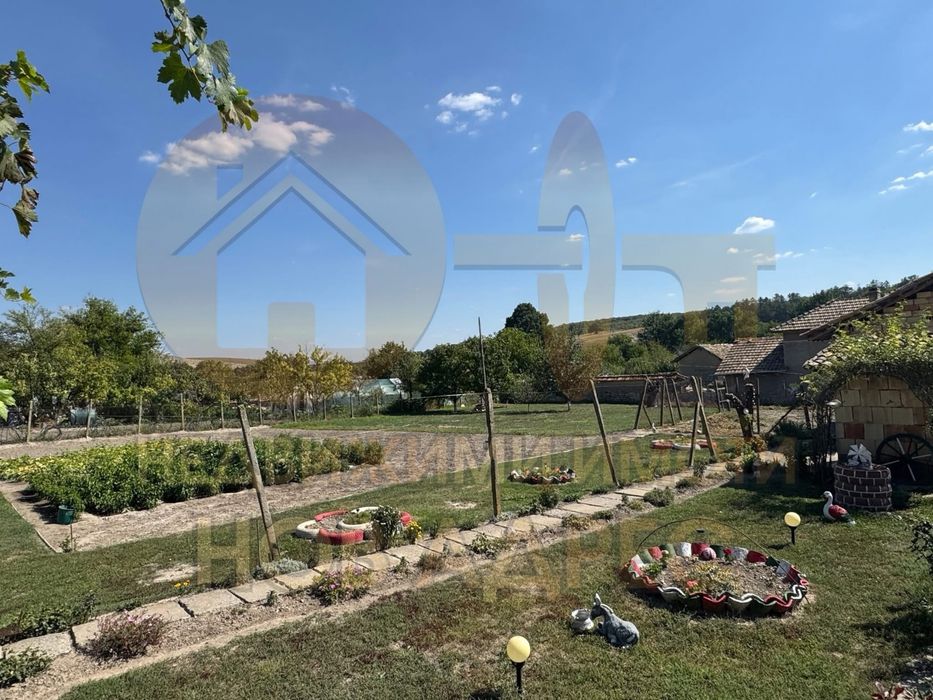 Продава се Къща в с. Съединение, Област Търговище - 120 кв.м за 362 €/кв.м - Снимка #2