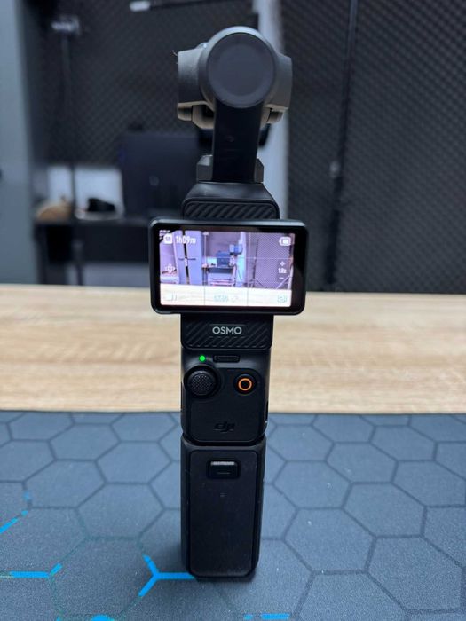 DJI Osmo Pocket 3 Creator Combo - Pachet Complet