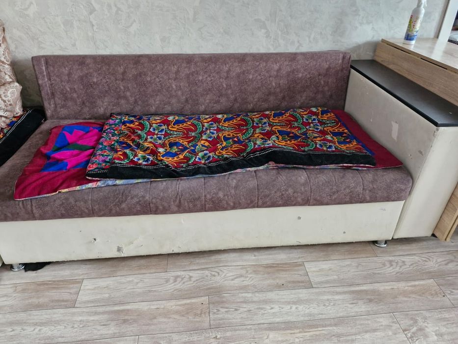 Отдам даром диван