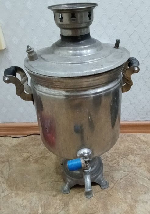 Продам Самовар с трубой 90000 т