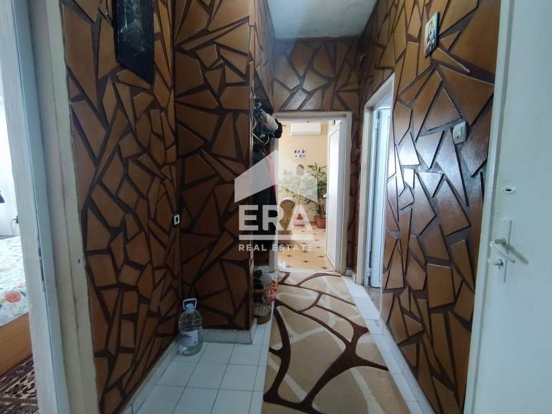 Продава се Многостаен апартамент в Хасково, Република - 144 кв.м за 400 €/кв.м - Снимка #2