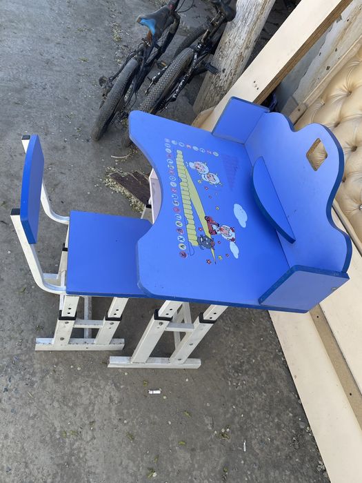 Парта со стулом продам