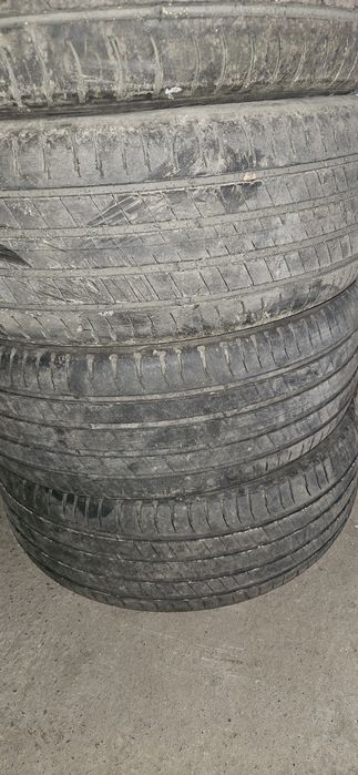 Продам шины 235/55/18