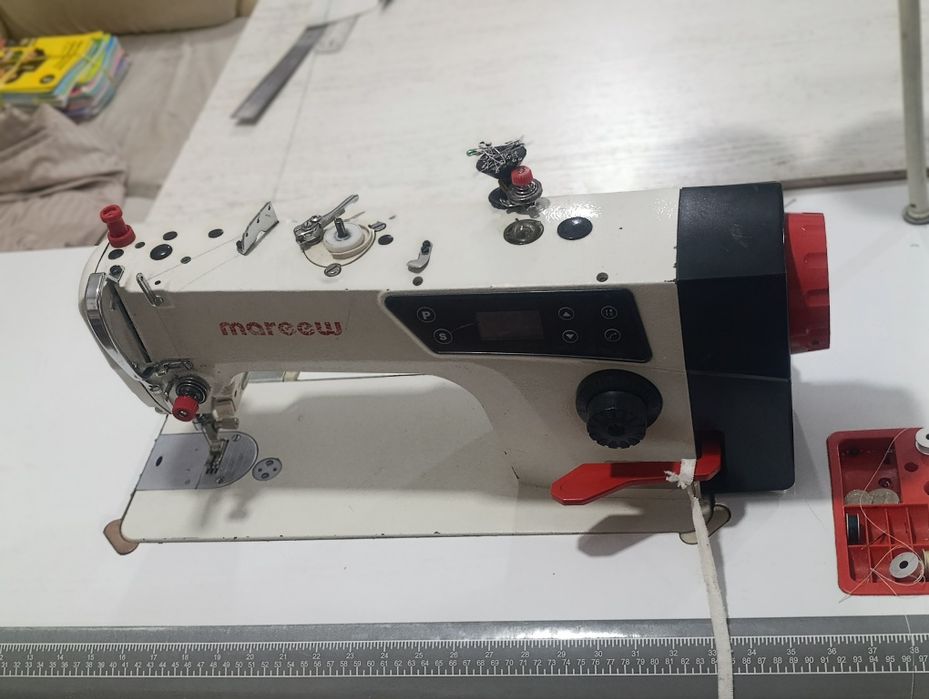 Швейная машинка Mareew  в отличном состоянии