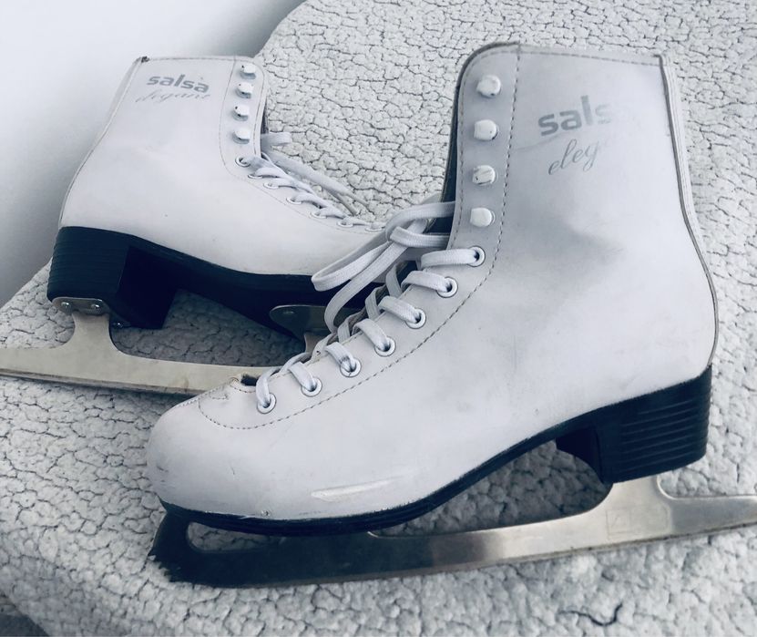 Продам коньки женские.