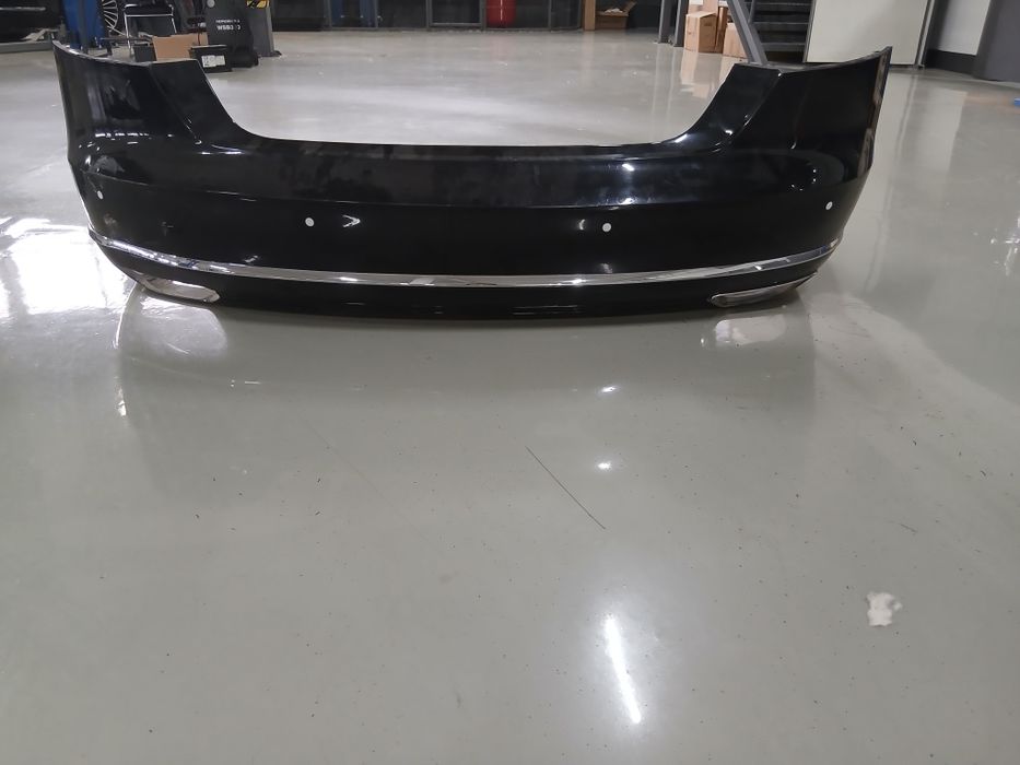 Продам бампер в зборе на AUDI A8 2014 года