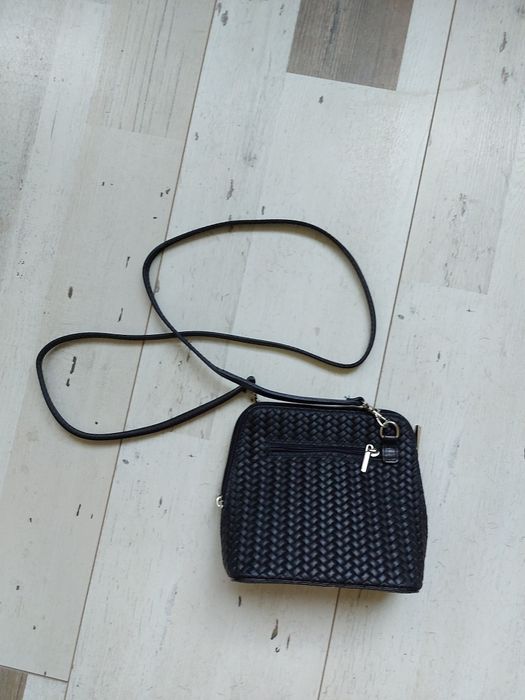 Дамска чантичка през рамо