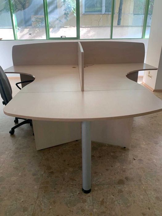 Големи офис бюра