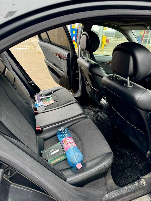 Vând Mercedes Benz W211 E220