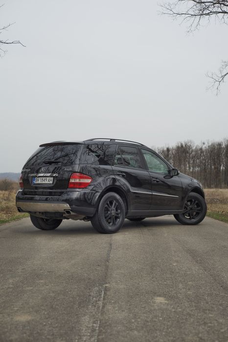 Dezmembrez Mercedes ML320, ML350, ML280 ML300 W164 far bara capota inj