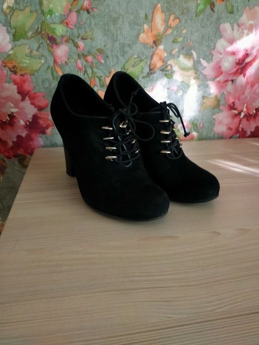 Продам ботильоны 37 размер