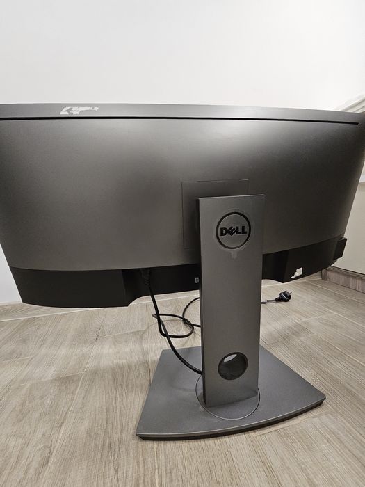 Monitor curbat Dell