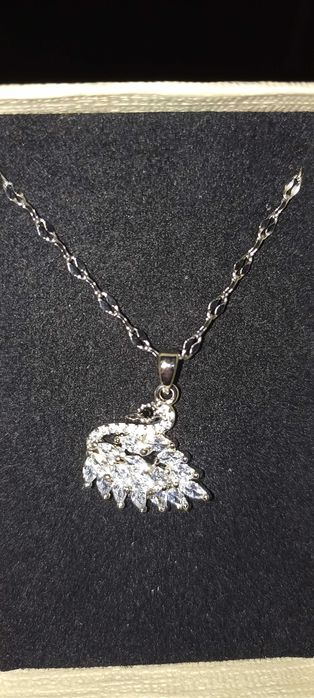 Красиво колие с лебед с цирконии