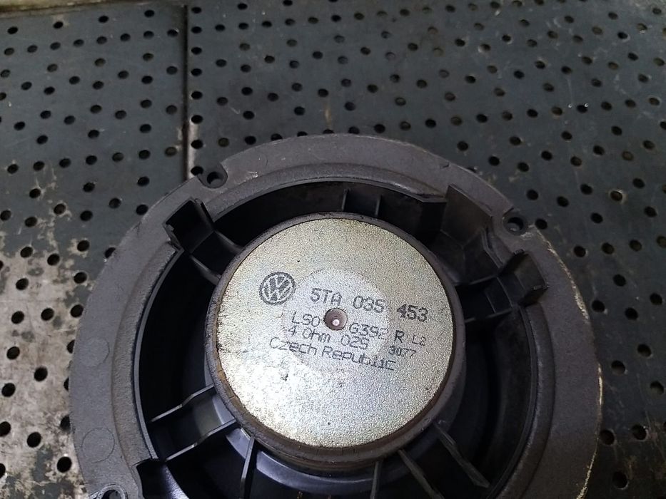 Boxa audio dreapta spate vw touran 3 5ta035453