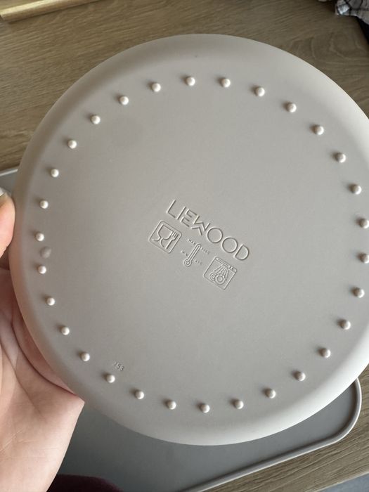 Силиконов комплект захранване бебе Liewood + подарък подложка