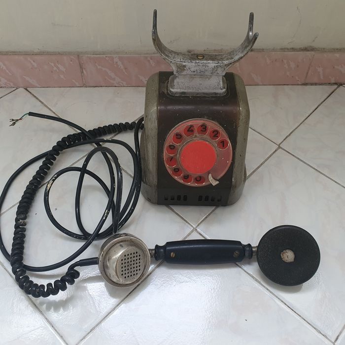 Стар Ретро телефон от Социализма
