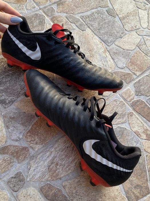 Маркови бутонки Nike