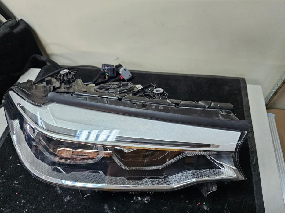Десен фар фарове BMW 5 G30 G31 LED desen far бмв 5 г30