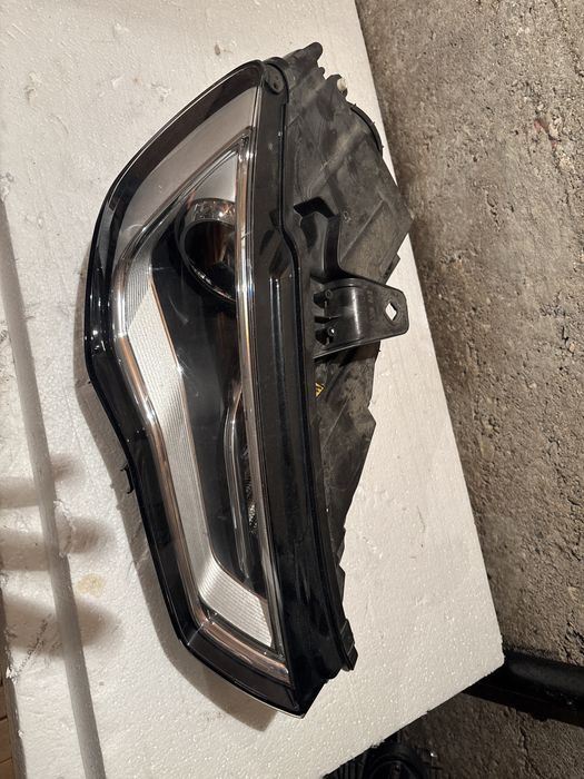 Фар за Audi A3 8V