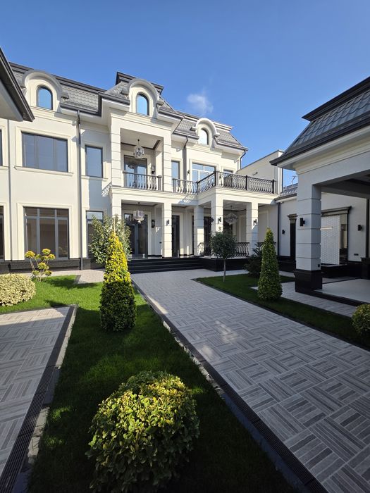 Продаётся абсолютно новый евродом премиум-класса.