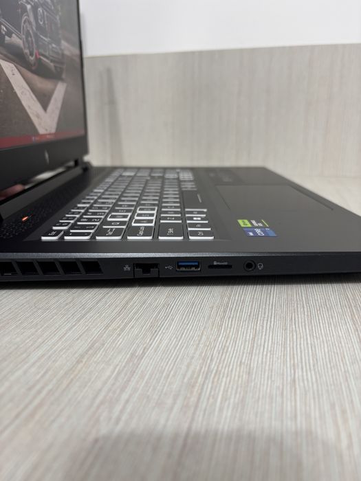 Acer Nitro 17 – i7 Gen 13 / RTX 4060 / 16GB RAM / 1TB SSD / 165Hz