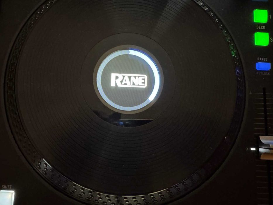 Rane Four контролер конзола DJ