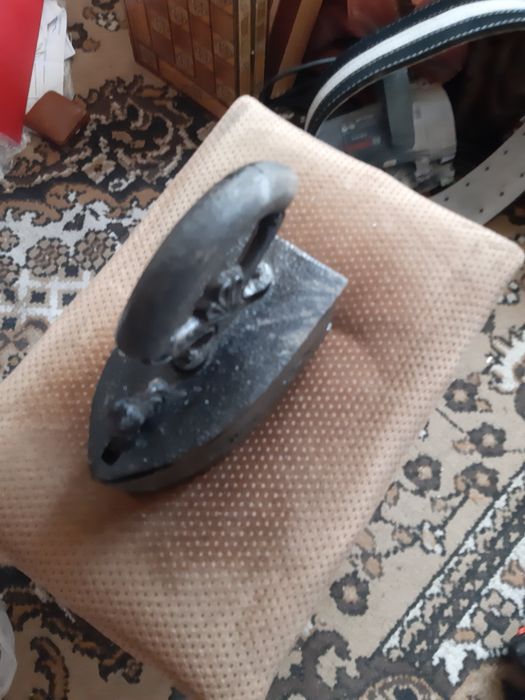 Старовремска ютия на.жар от едно време