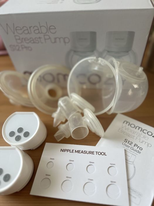 Momcozy S12 Pro - Двойна електрическа помпа + подарък подплънки за кърмачки с термогел
