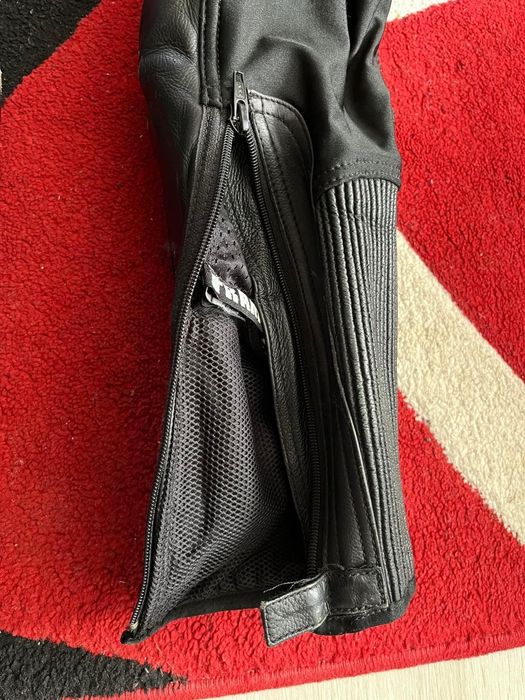 Мото екип цял в много добро състояние