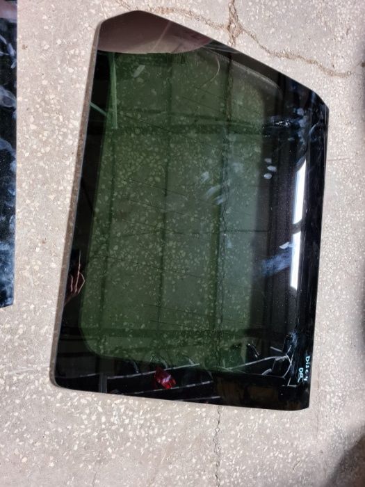 Geam lateral spate fix caroserie Land Rover Discovery 4 facelift