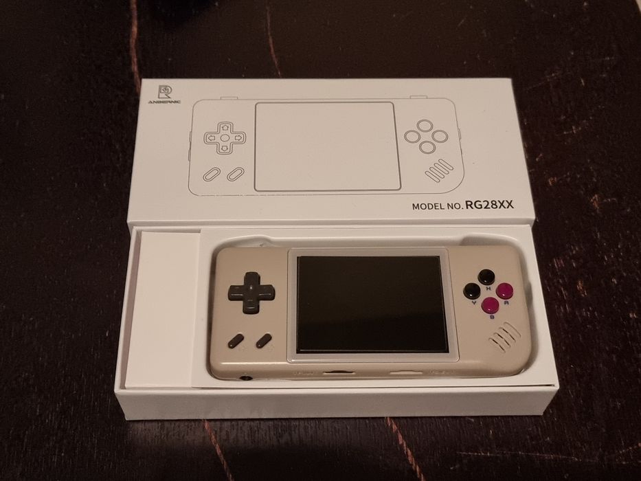 Anbernic RG28XX портативна ретро конзола