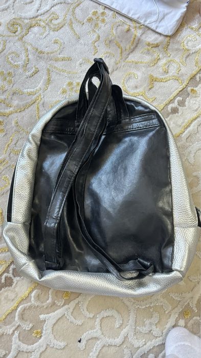 Продам рюкзак для девочке в садик