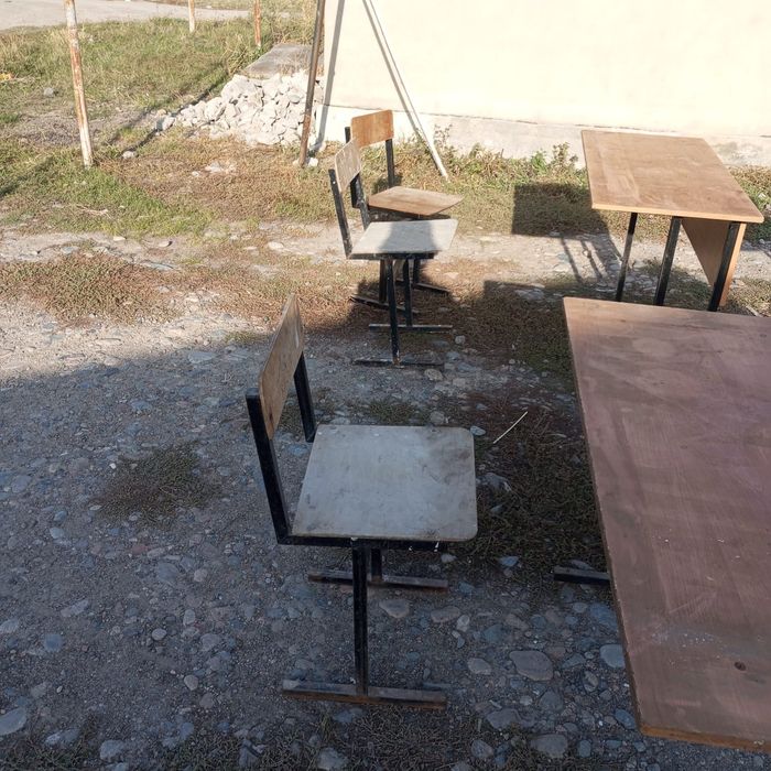 Парты школьные  в хорошем состояние