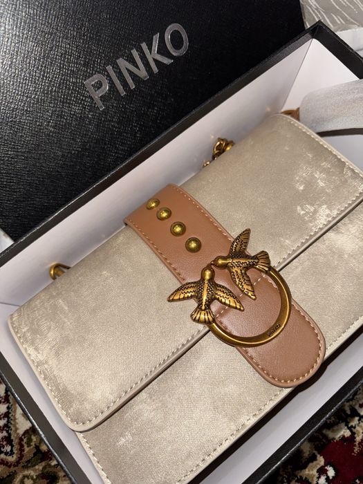 Сумка PINKO с такой необычного цвета