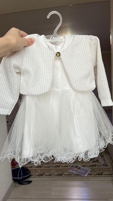 Платье для девочки на праздник, размер 12-18 месяцев.