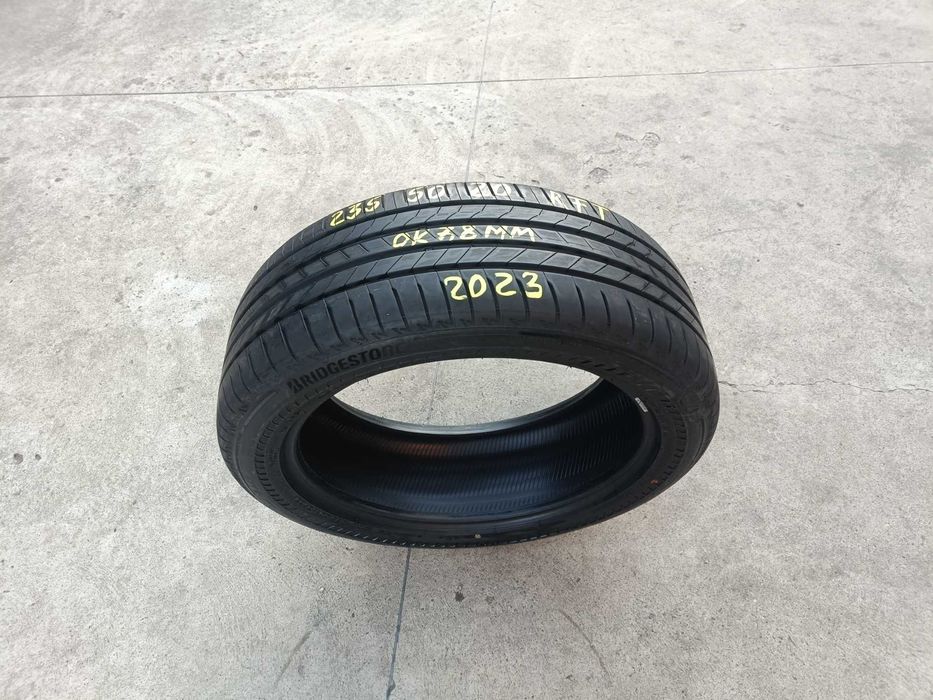 O anvelopa vara 235 50 20 Bridgestone Alenza 001 cu 7,8 mm dot 2023