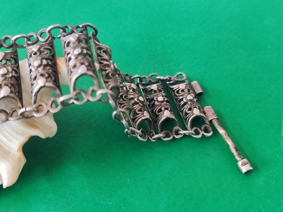 Стара сребърна гривна